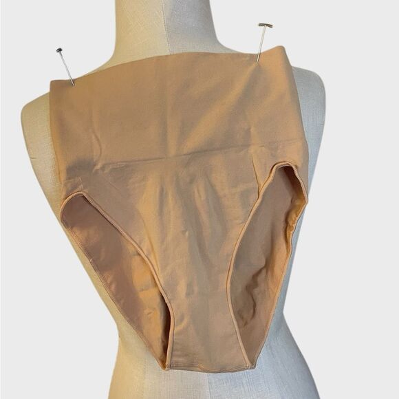 SKIMS Women’s L/XL Tummy Control Mid Waist Brief NWOT - Picture 1 of 5